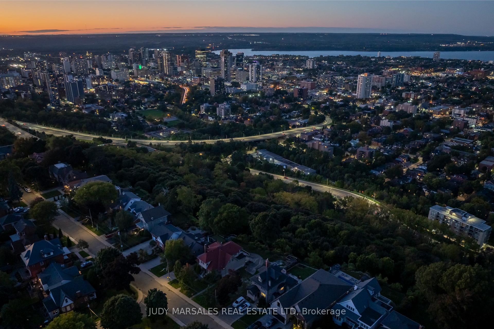 Photo 30 of 63 Mountain Park Avenue, Hamilton, Centremount — HOMEH