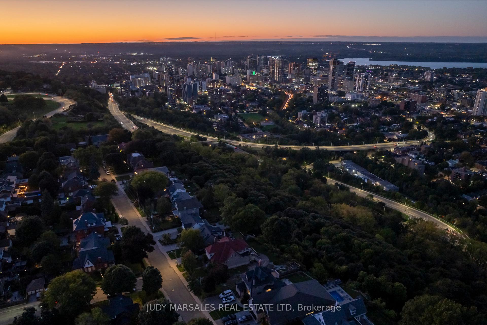 Photo 31 of 63 Mountain Park Avenue, Hamilton, Centremount — HOMEH