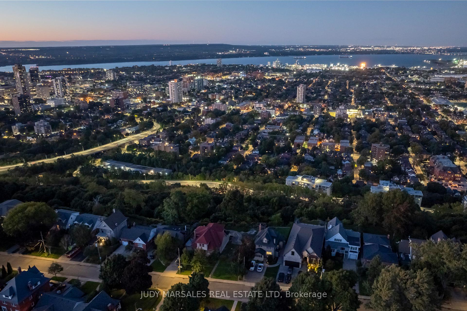 Photo 35 of 63 Mountain Park Avenue, Hamilton, Centremount — HOMEH