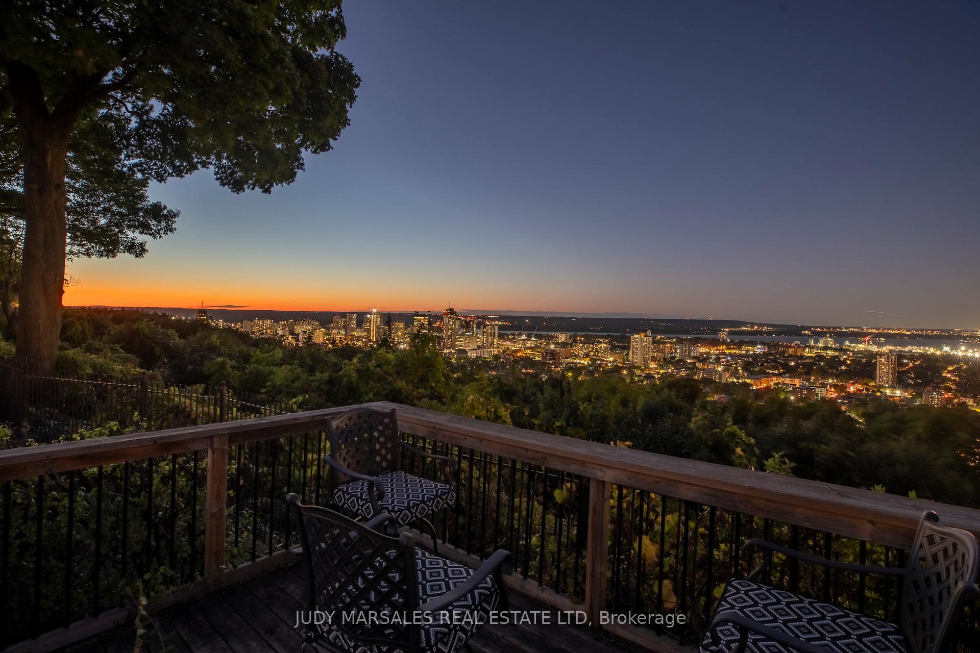 Photo 37 of 63 Mountain Park Avenue, Hamilton, Centremount — HOMEH