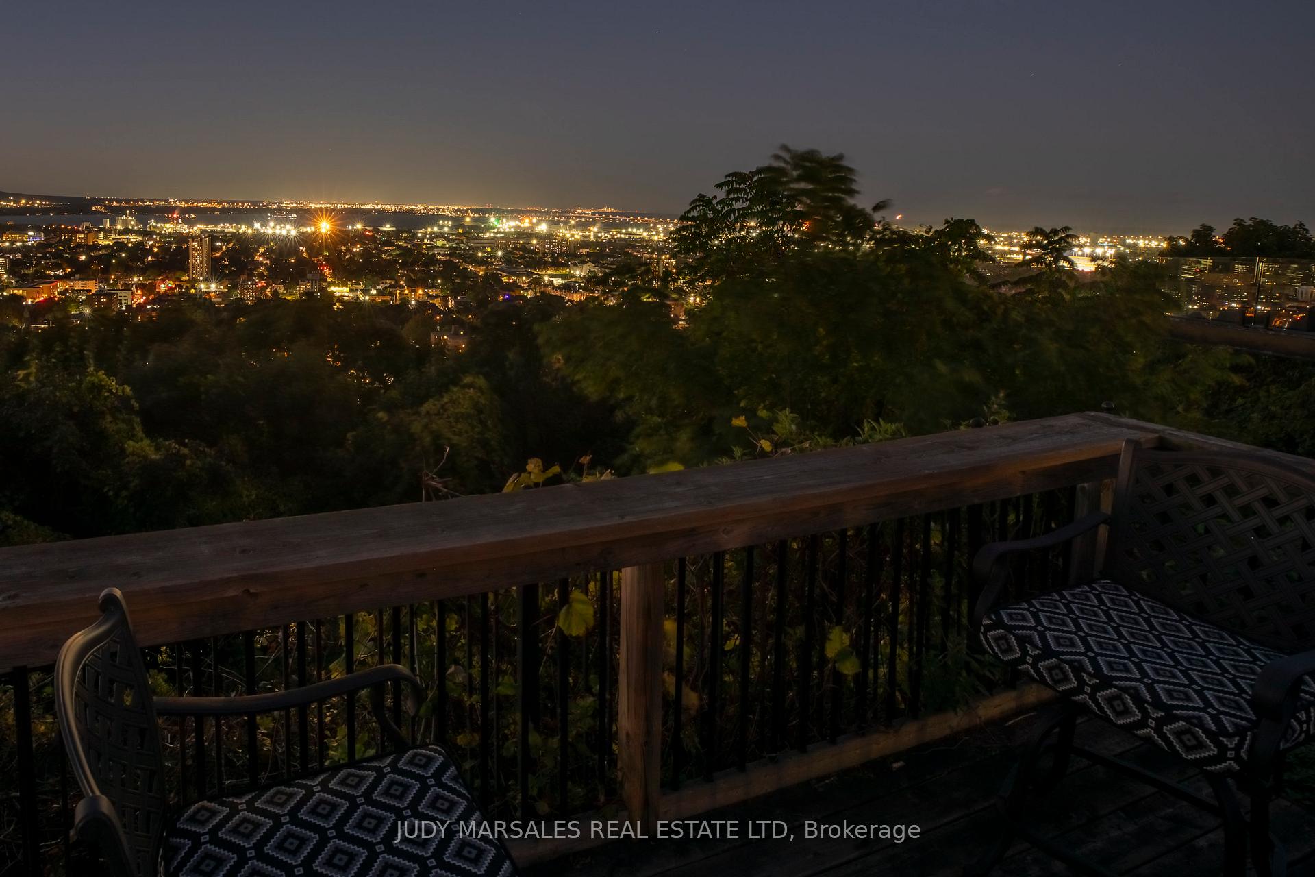 Photo 39 of 63 Mountain Park Avenue, Hamilton, Centremount — HOMEH