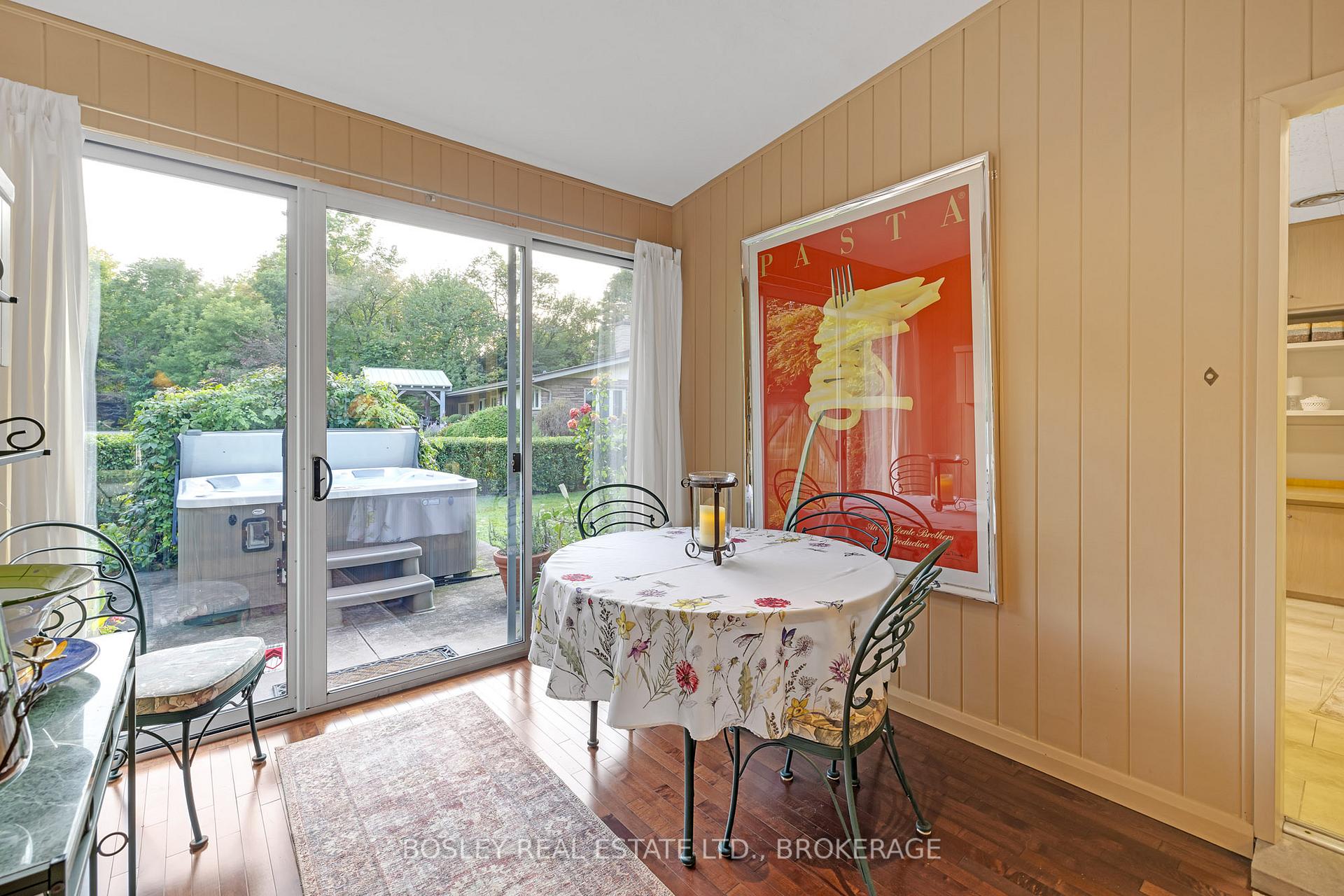 Photo 13 of 21 Woodmount Drive N, St. Catharines, Burleigh Hill — HOMEH
