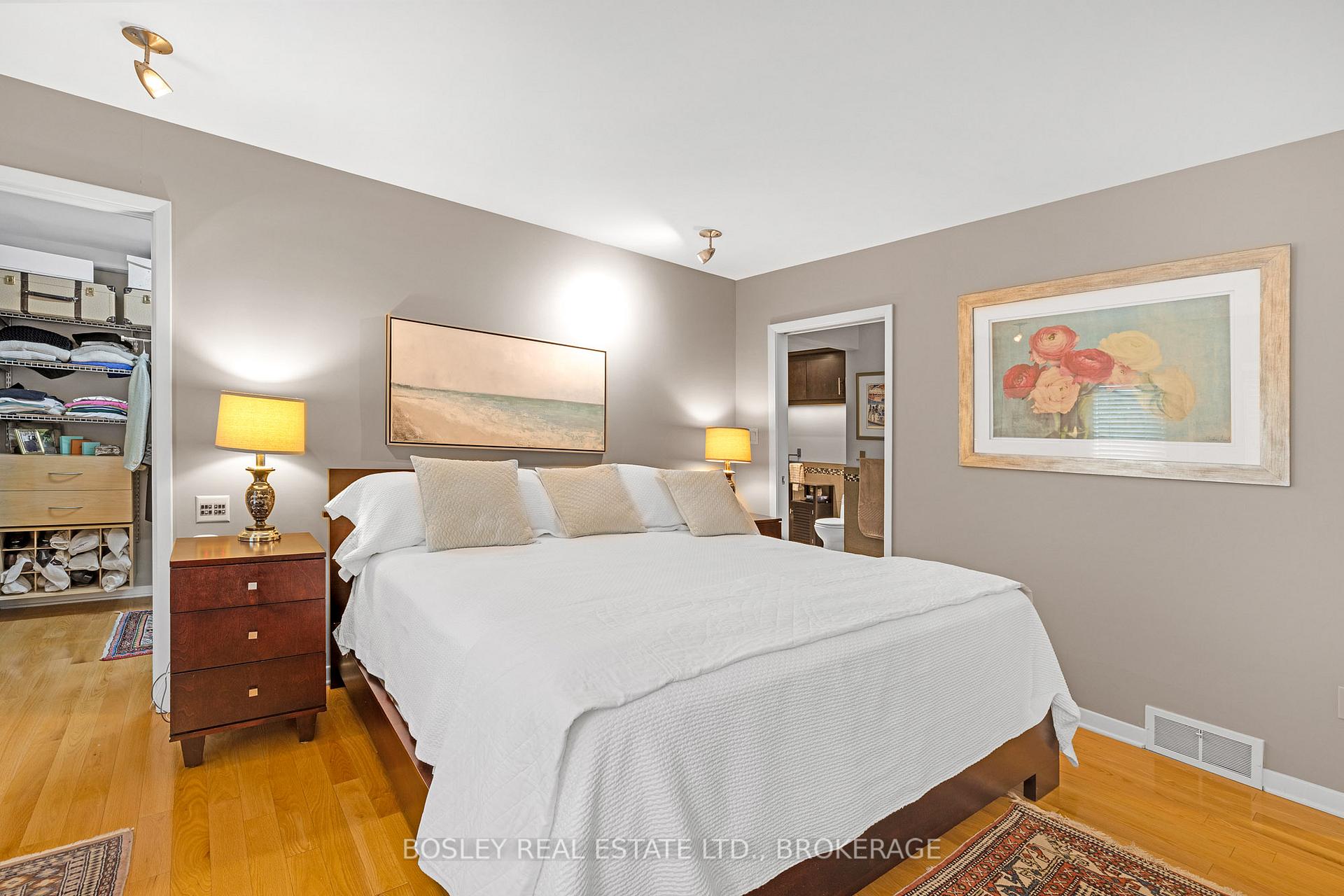 Photo 16 of 21 Woodmount Drive N, St. Catharines, Burleigh Hill — HOMEH