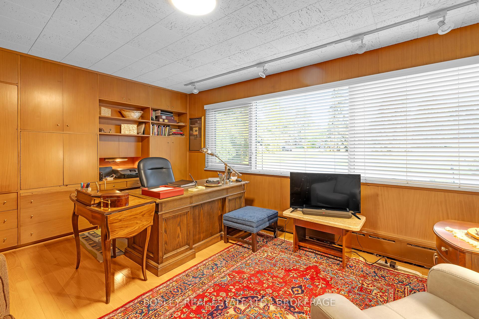 Photo 19 of 21 Woodmount Drive N, St. Catharines, Burleigh Hill — HOMEH