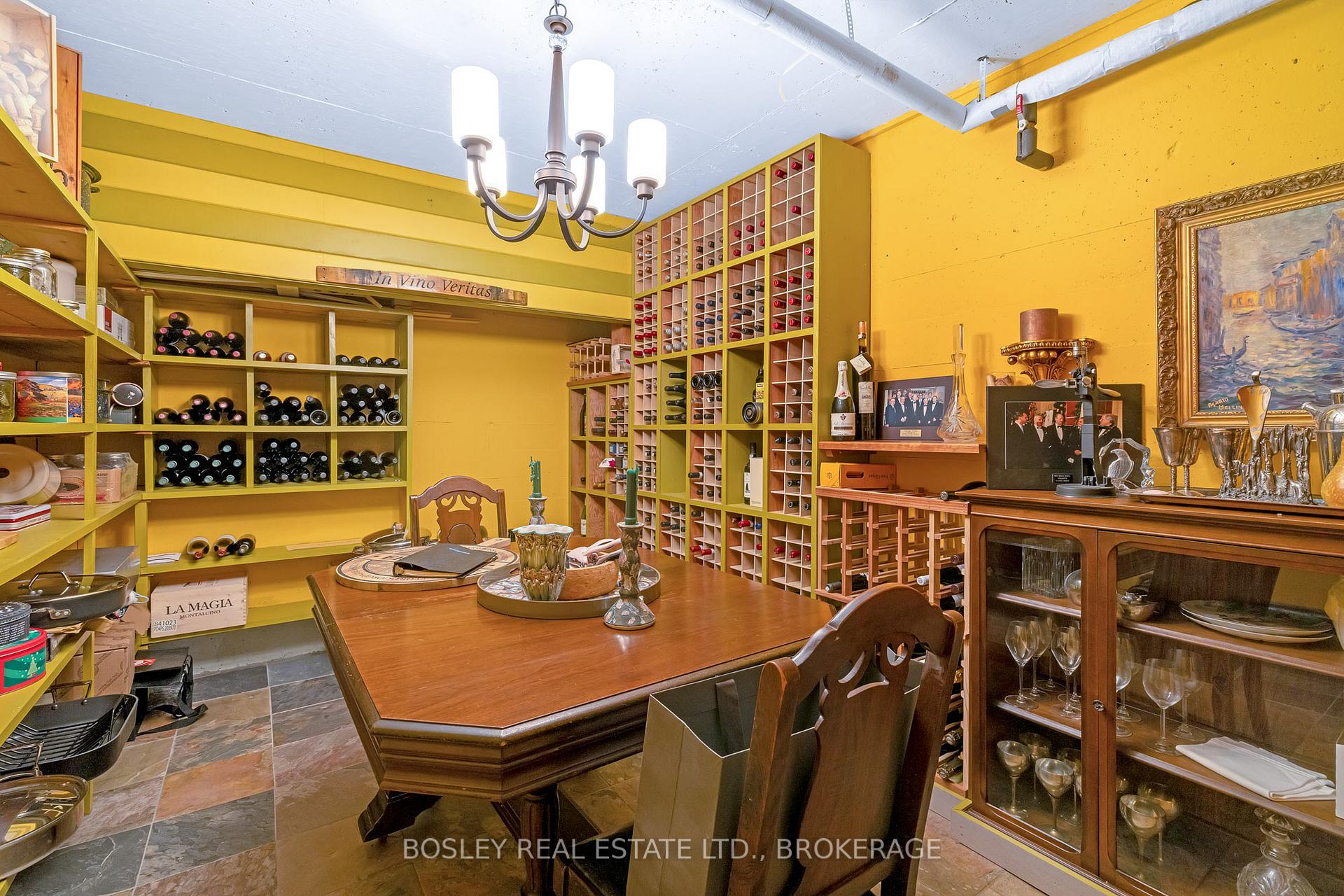 Photo 23 of 21 Woodmount Drive N, St. Catharines, Burleigh Hill — HOMEH