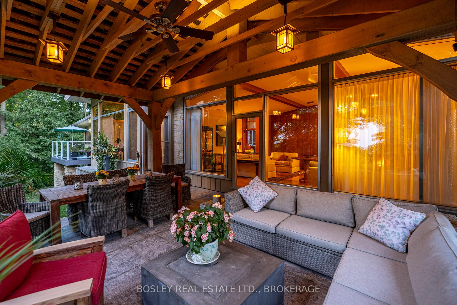 Photo 25 of 21 Woodmount Drive N, St. Catharines, Burleigh Hill — HOMEH