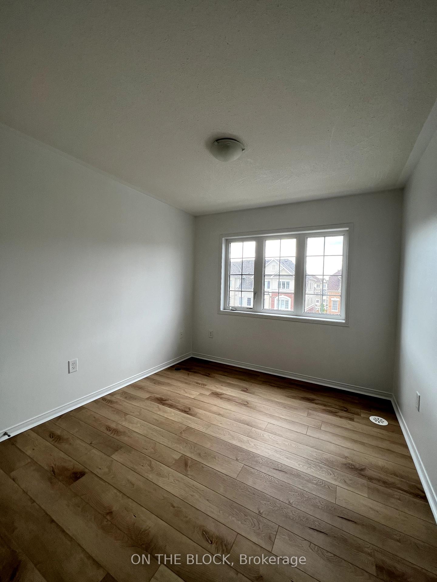 Photo 3 of Unit 224, 2454 Rosedrop Path, Oshawa, Windfields — HOMEH