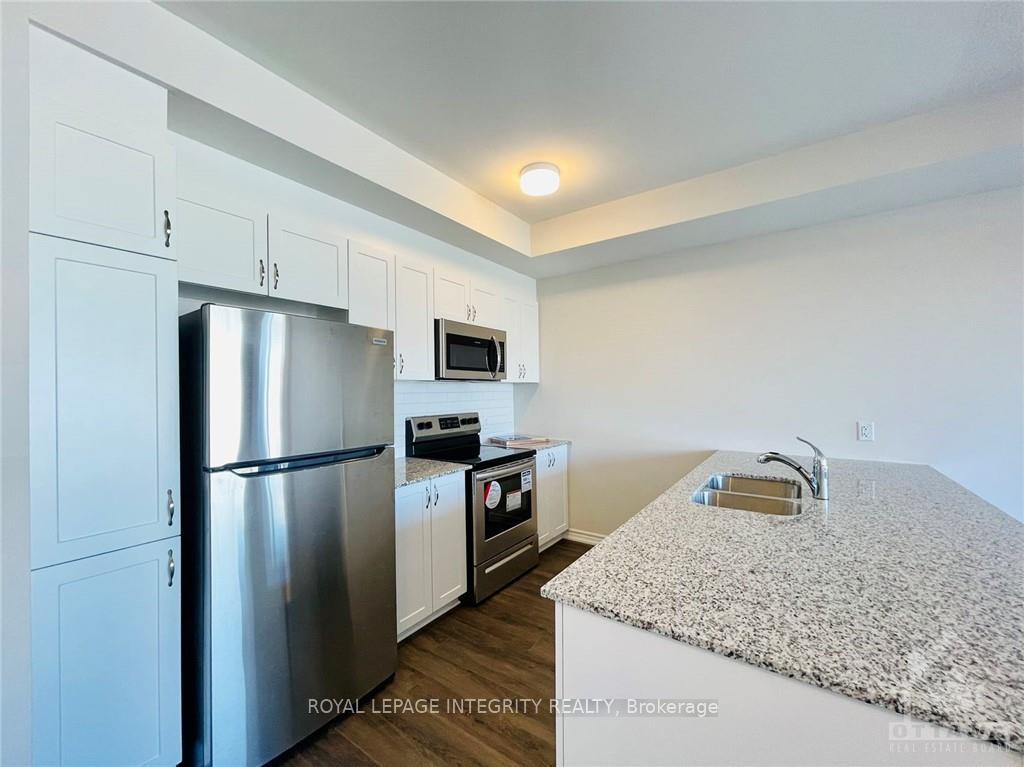 Photo 3 of 124 Michael Stoqua Street, Ottawa, CFB Rockcliffe and Area — HOMEH
