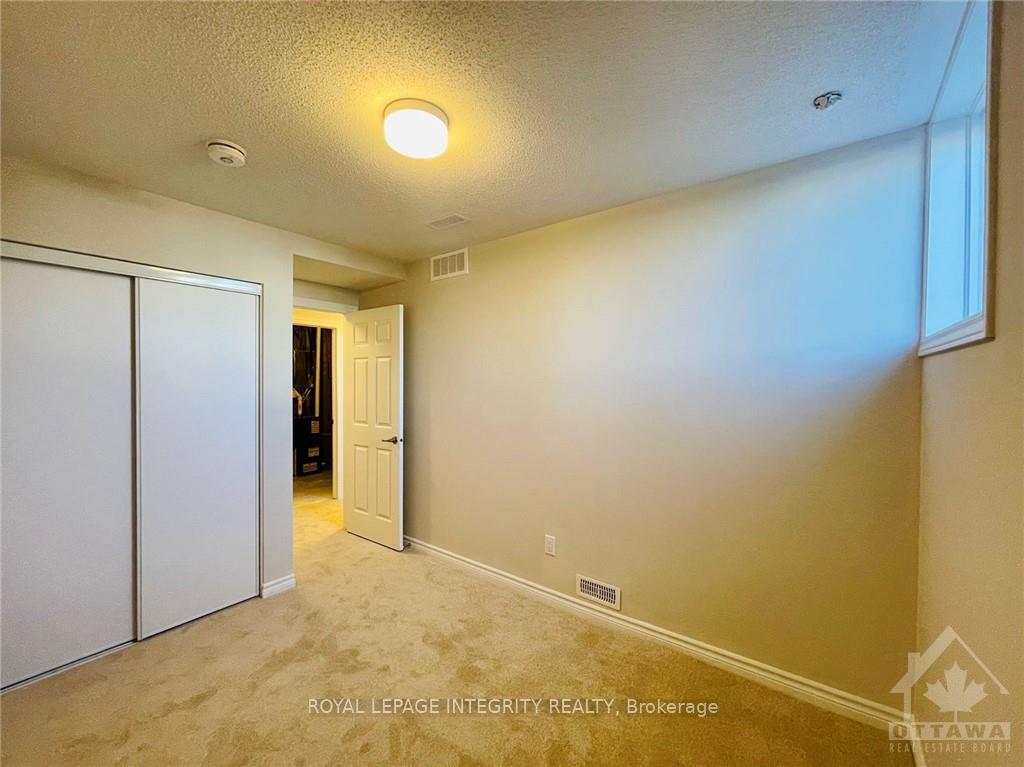 Photo 9 of 124 Michael Stoqua Street, Ottawa, CFB Rockcliffe and Area — HOMEH