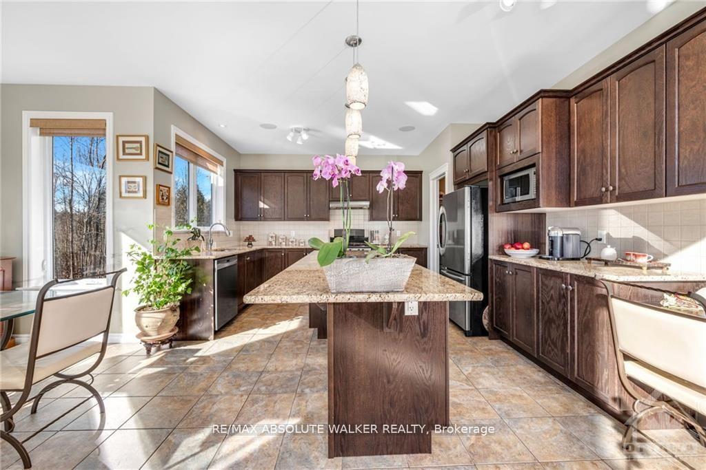 Photo 11 of 630 Birchland Crescent, Ottawa, Stittsville (South) — HOMEH