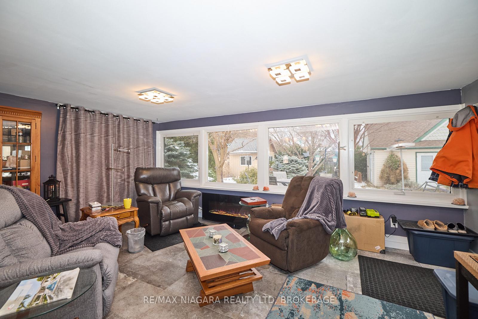 Photo 10 of 13 Lakeview Avenue, St. Catharines, Lakeshore — HOMEH