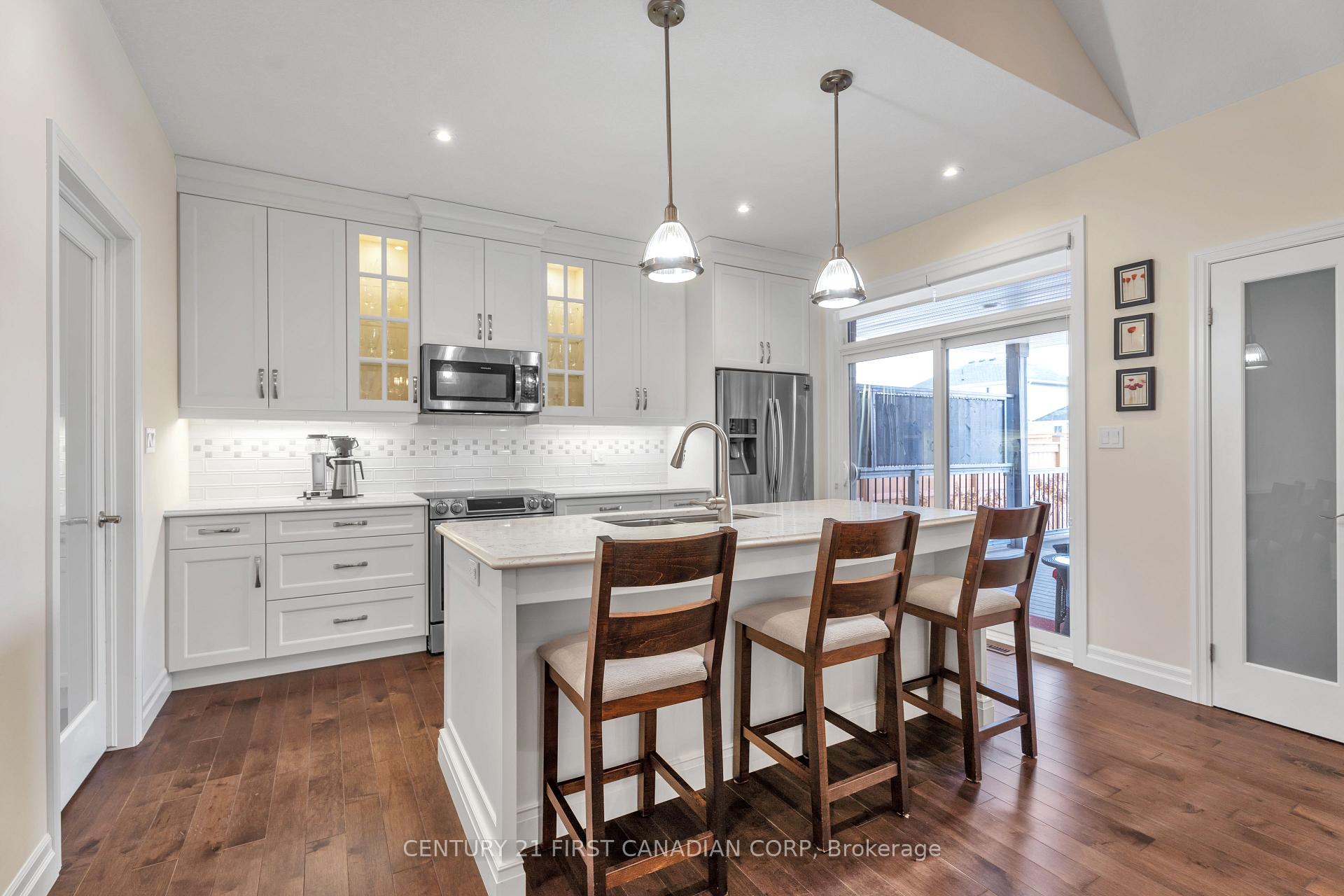 Photo 3 of 66 Carolina Crescent, St. Thomas — HOMEH