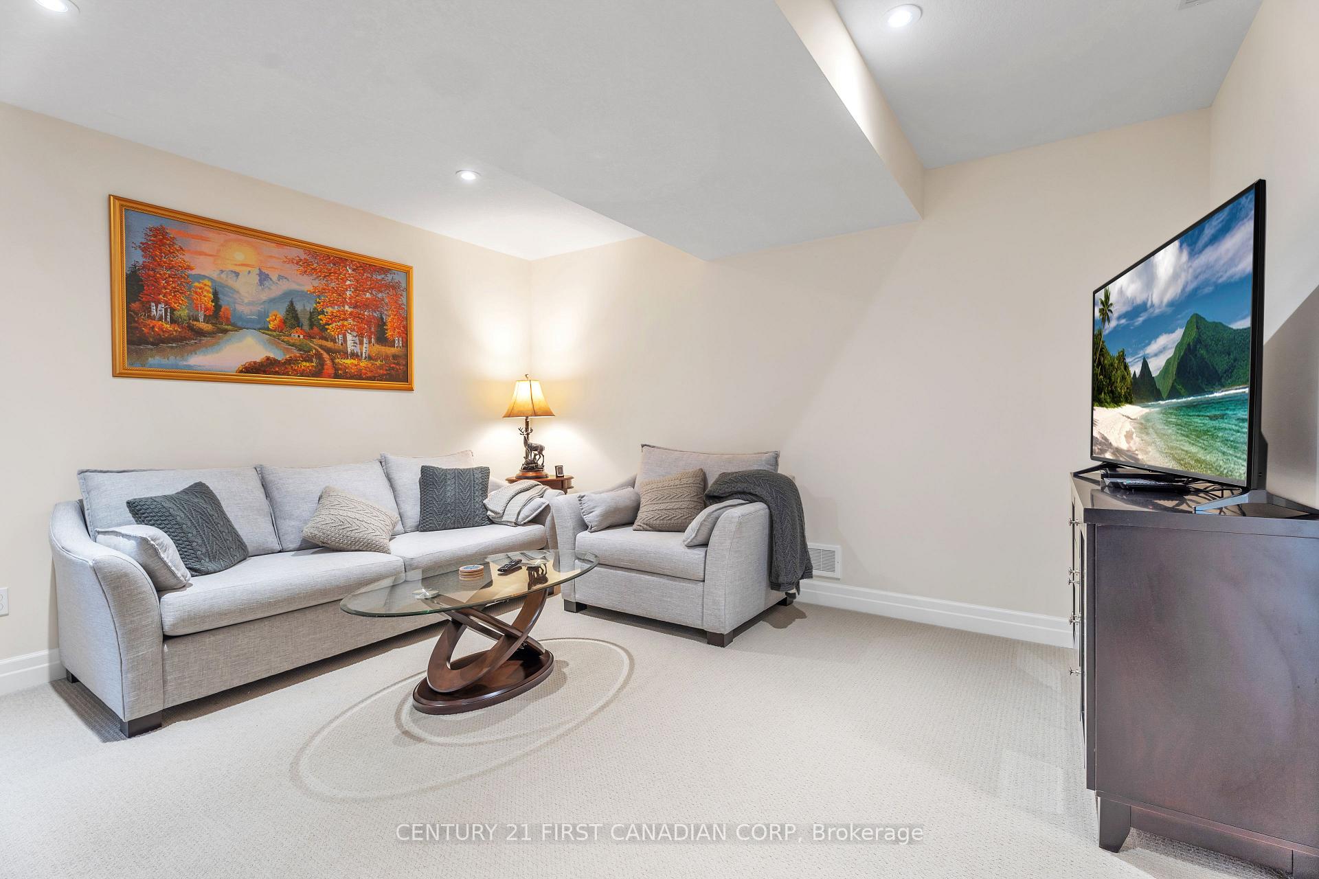 Photo 26 of 66 Carolina Crescent, St. Thomas — HOMEH