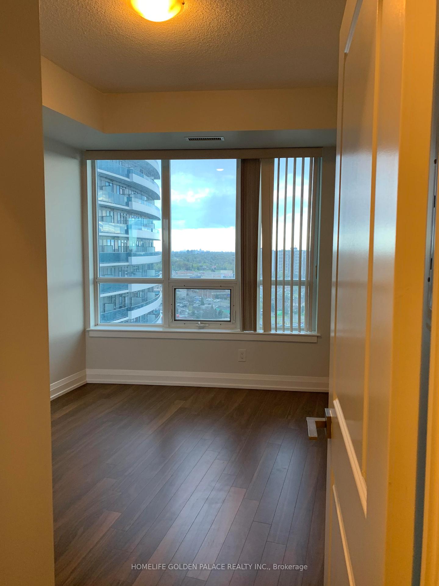 Photo 2 of Unit 1815, 7171 Yonge Street, Markham, Thornhill — HOMEH