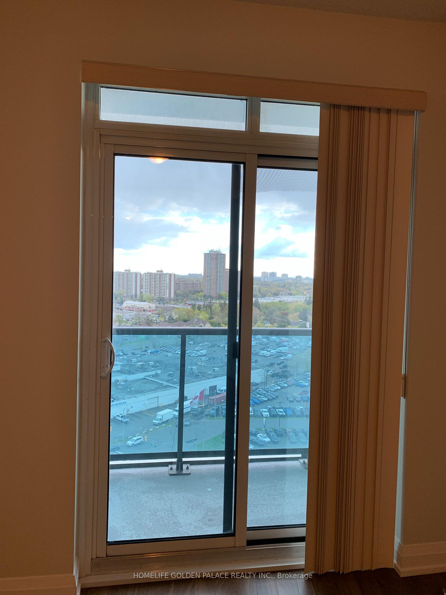 Photo 3 of Unit 1815, 7171 Yonge Street, Markham, Thornhill — HOMEH