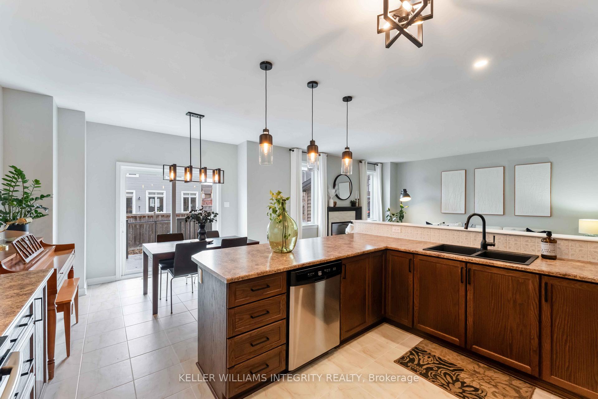Photo 7 of 224 Denali Way, Ottawa, Stittsville (North) — HOMEH