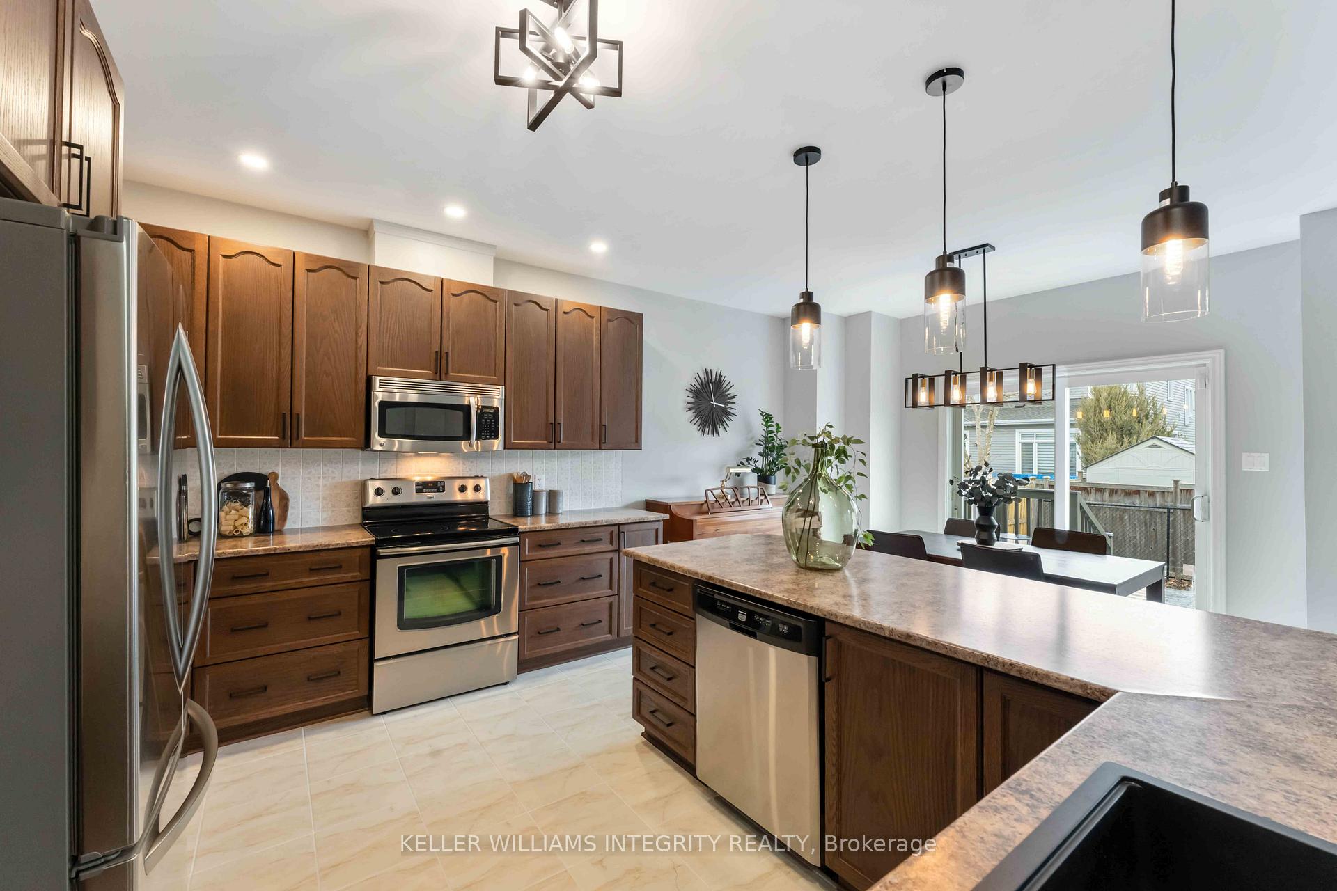 Photo 8 of 224 Denali Way, Ottawa, Stittsville (North) — HOMEH