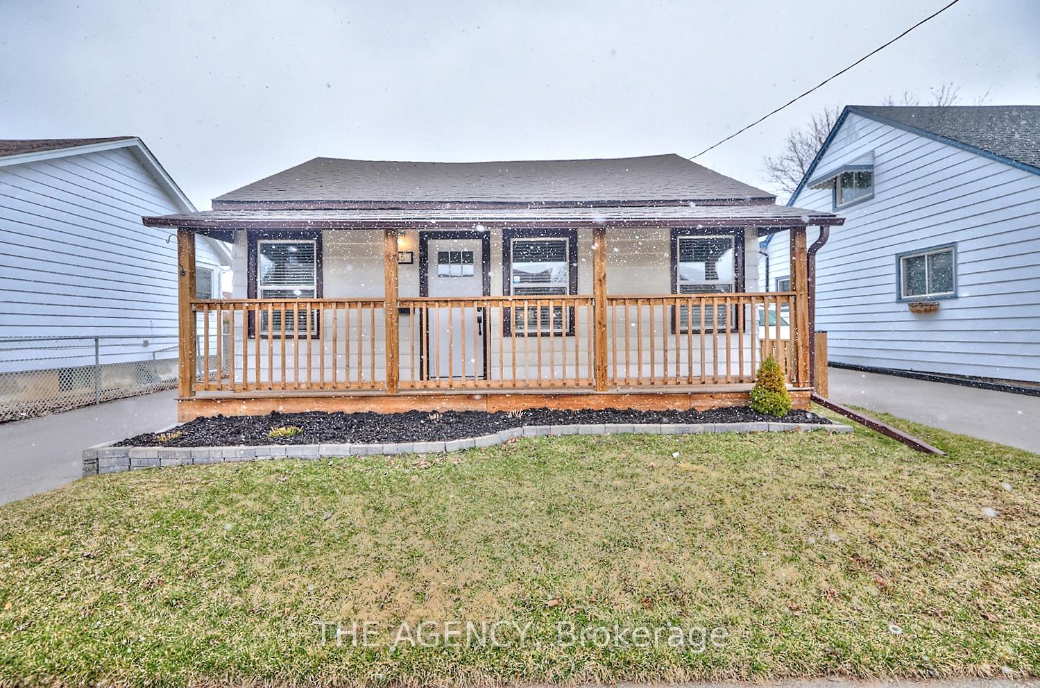 Photo 2 of 45 Bartlett Street, St. Catharines, Facer — HOMEH