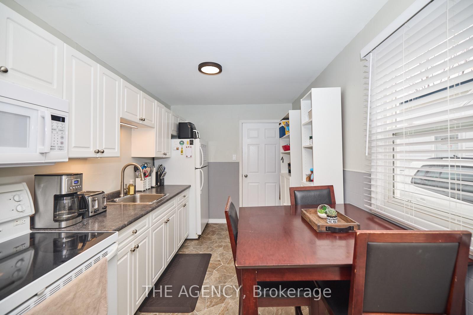 Photo 9 of 45 Bartlett Street, St. Catharines, Facer — HOMEH