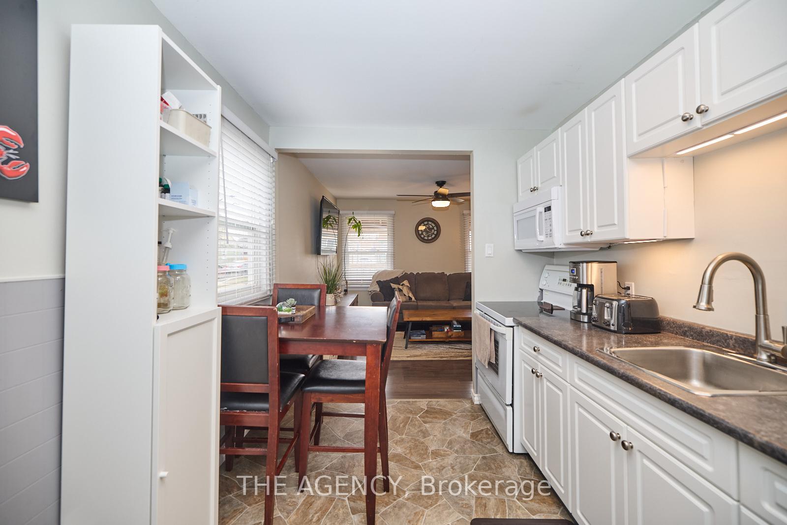 Photo 11 of 45 Bartlett Street, St. Catharines, Facer — HOMEH