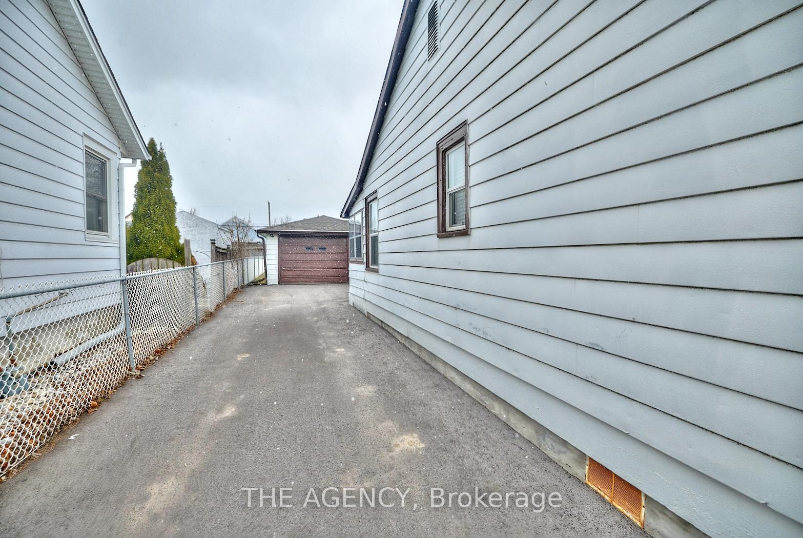 Photo 19 of 45 Bartlett Street, St. Catharines, Facer — HOMEH
