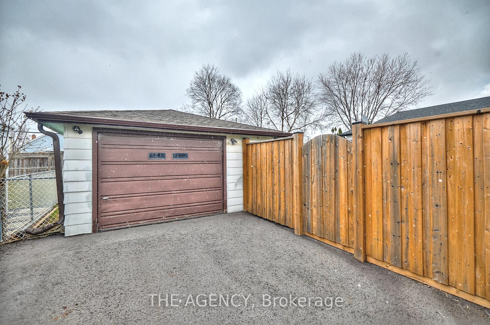 Photo 20 of 45 Bartlett Street, St. Catharines, Facer — HOMEH