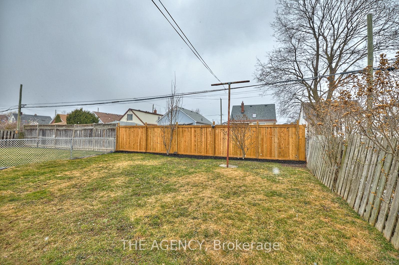 Photo 25 of 45 Bartlett Street, St. Catharines, Facer — HOMEH
