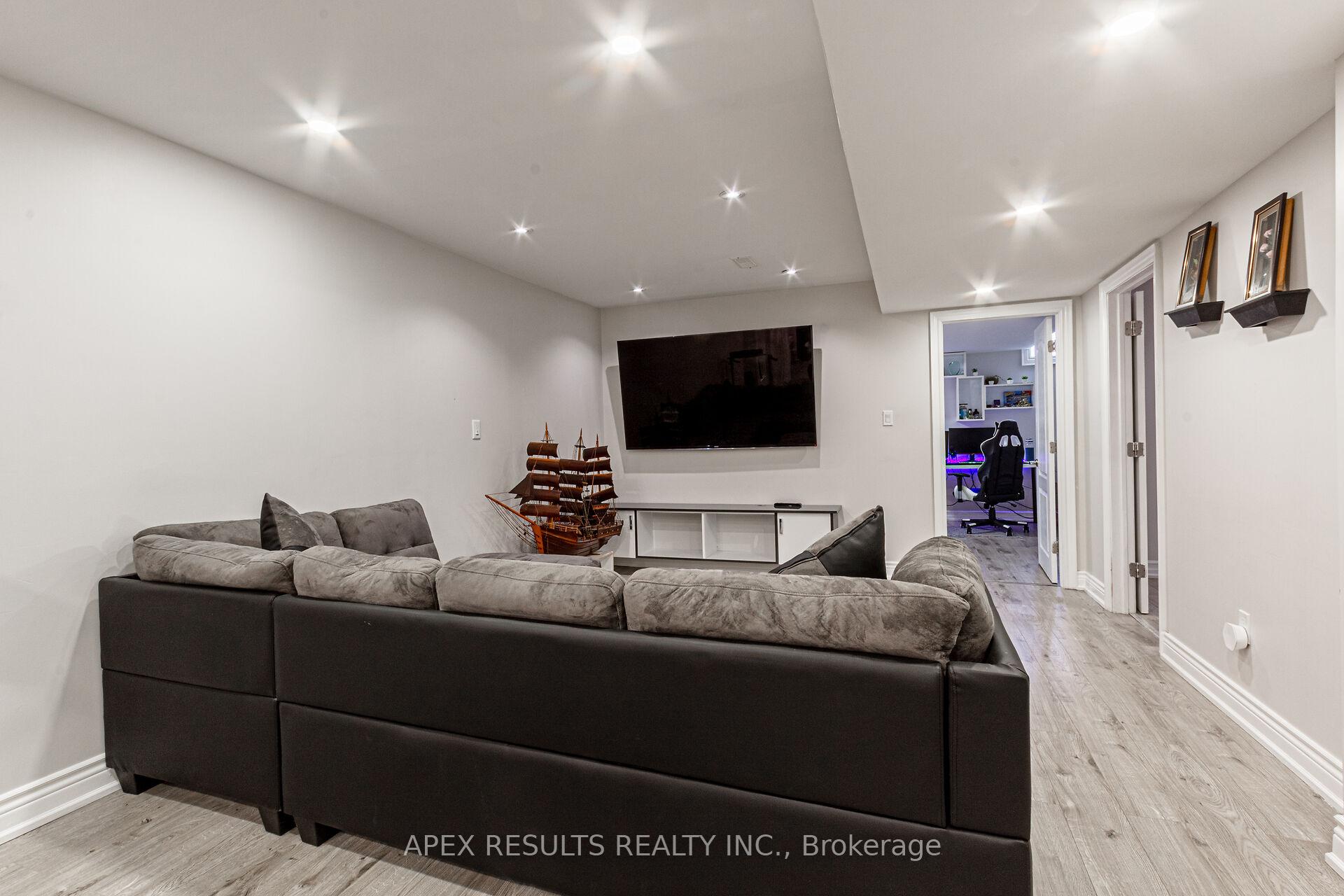 Photo 64 of 97 Trafalgar Drive, Hamilton, Stoney Creek Mountain — HOMEH