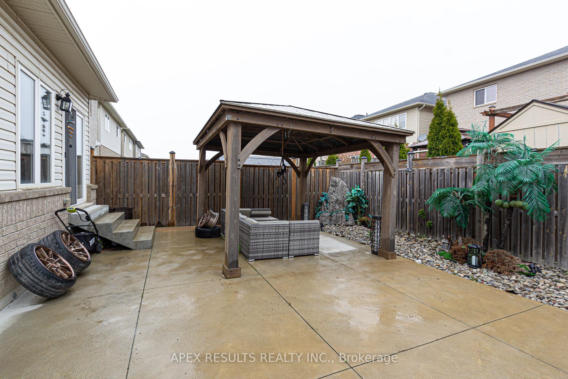 Photo 77 of 97 Trafalgar Drive, Hamilton, Stoney Creek Mountain — HOMEH