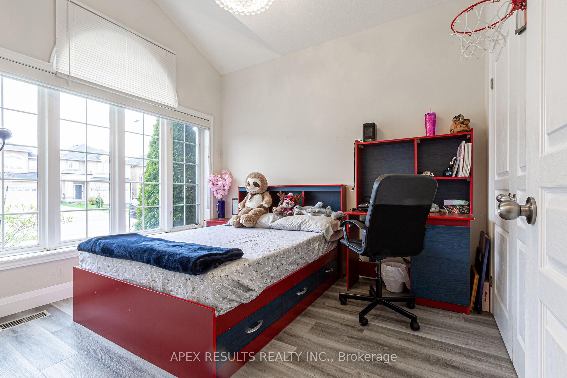 Photo 37 of 97 Trafalgar Drive, Hamilton, Stoney Creek Mountain — HOMEH