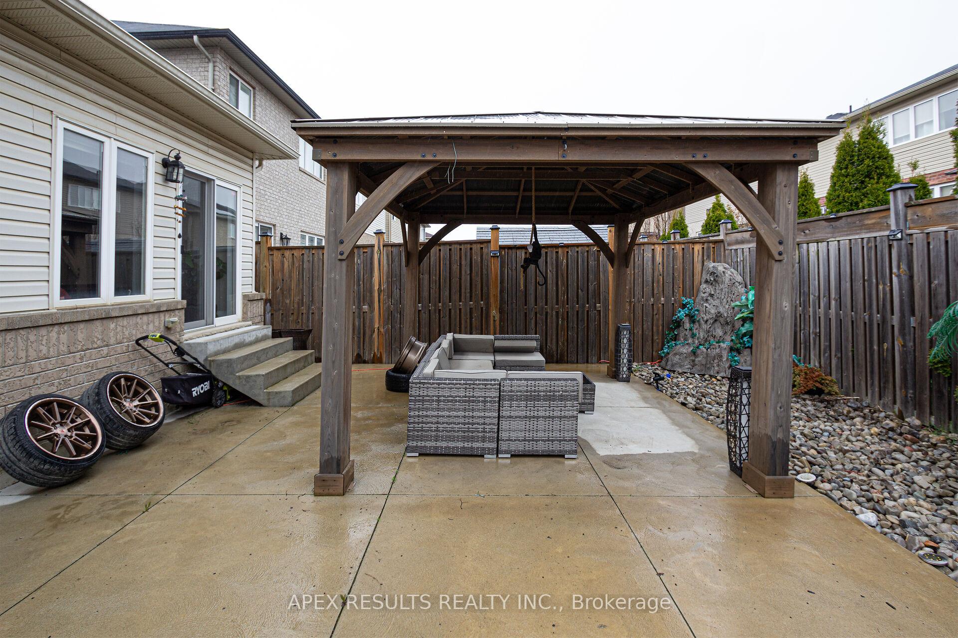 Photo 56 of 97 Trafalgar Drive, Hamilton, Stoney Creek Mountain — HOMEH