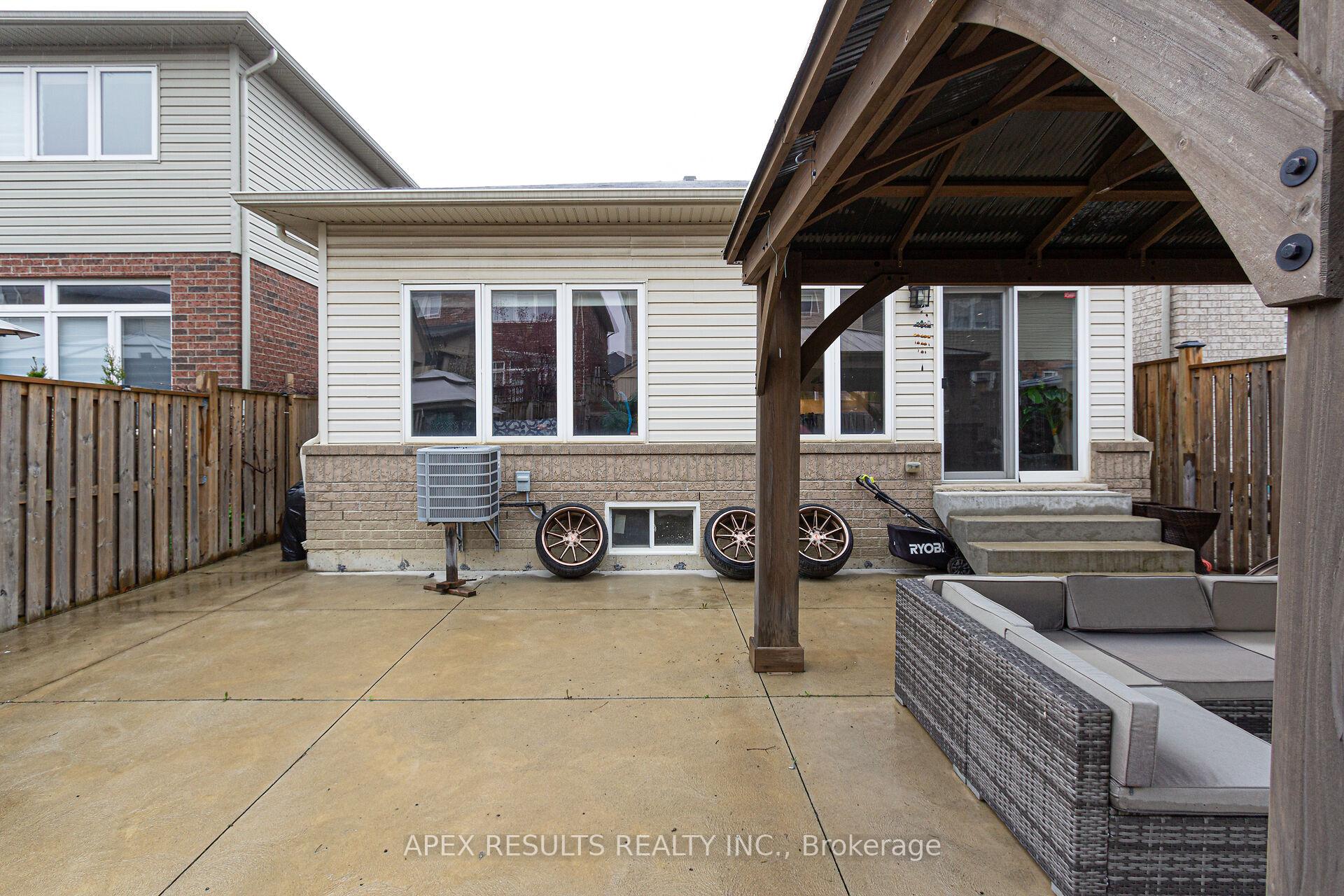Photo 59 of 97 Trafalgar Drive, Hamilton, Stoney Creek Mountain — HOMEH