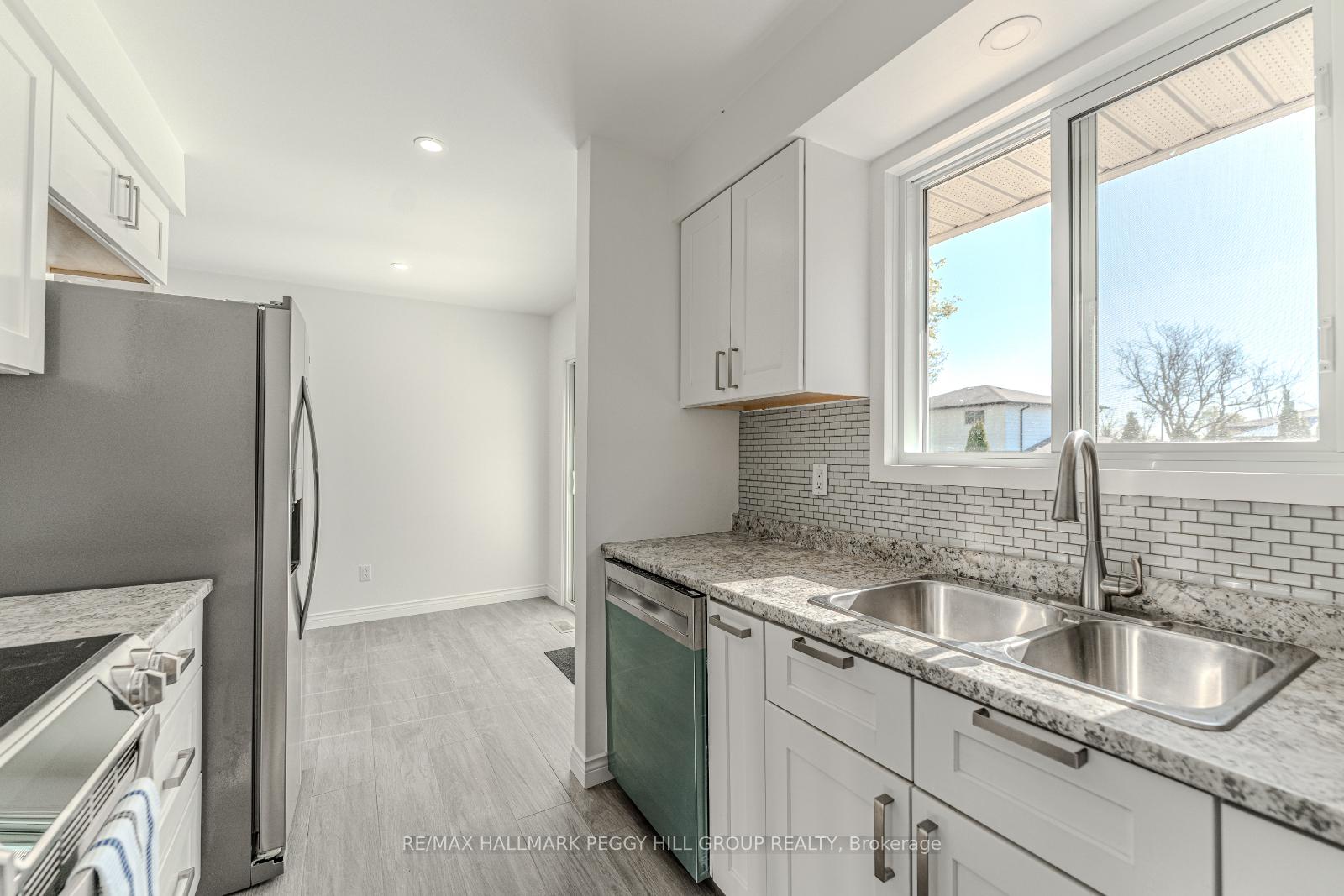 Photo 5 of 281 Cook Street, Barrie, Grove East — HOMEH