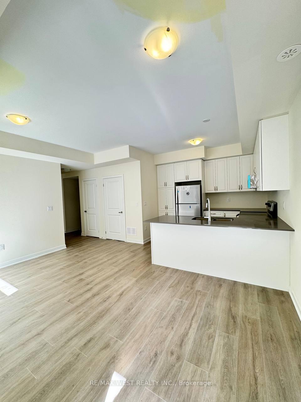 Photo 3 of Unit 906, 1695 Dersan Street, Pickering, Duffin Heights — HOMEH