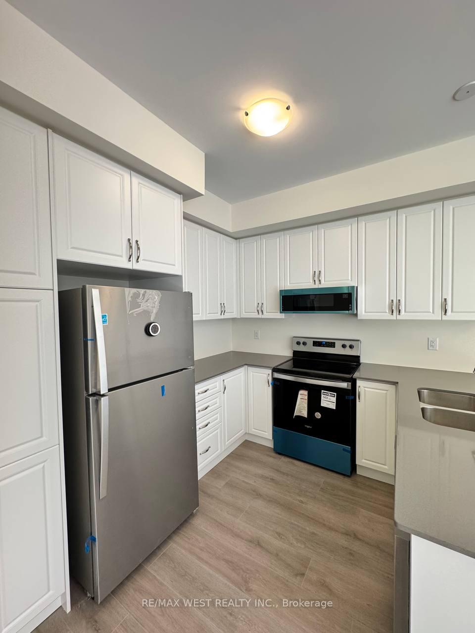Photo 6 of Unit 906, 1695 Dersan Street, Pickering, Duffin Heights — HOMEH