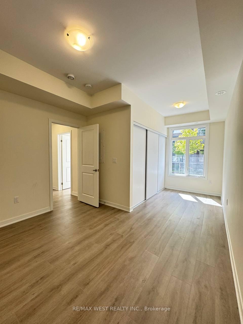 Photo 7 of Unit 906, 1695 Dersan Street, Pickering, Duffin Heights — HOMEH
