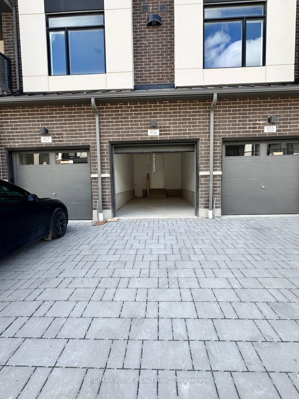 Photo 15 of Unit 906, 1695 Dersan Street, Pickering, Duffin Heights — HOMEH