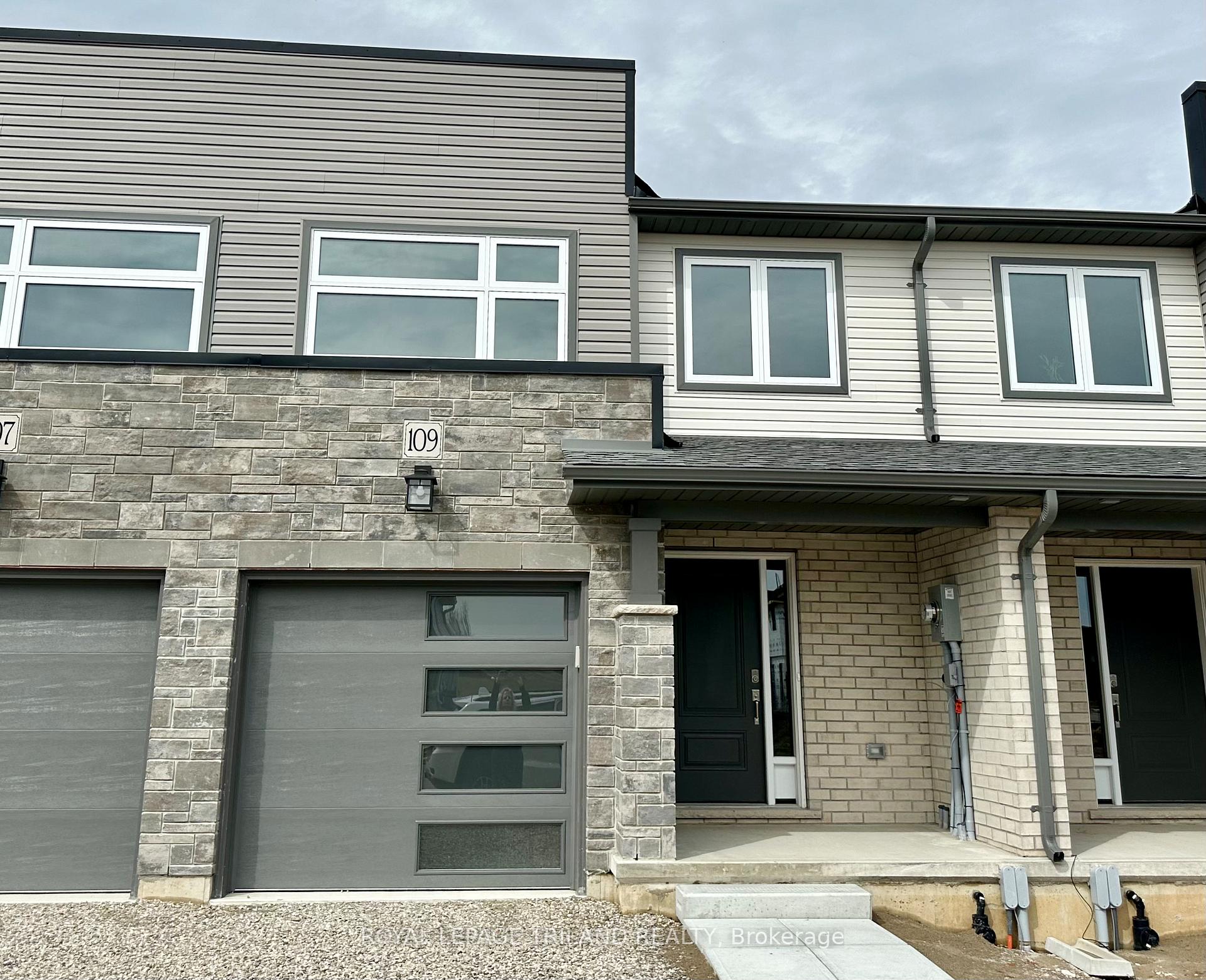 Photo 1 of 109 Empire Parkway, St. Thomas — HOMEH