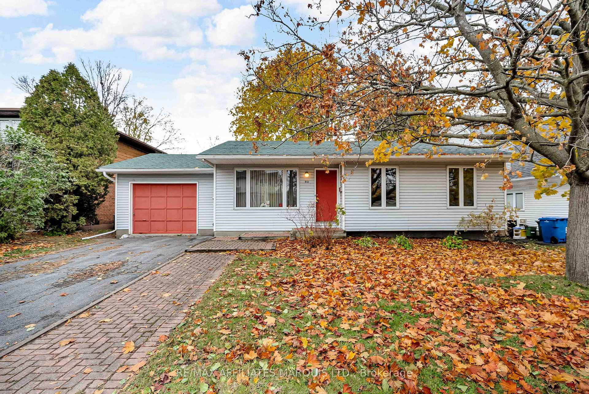 Photo 1 of 812 Kenyon Crescent, Cornwall — HOMEH