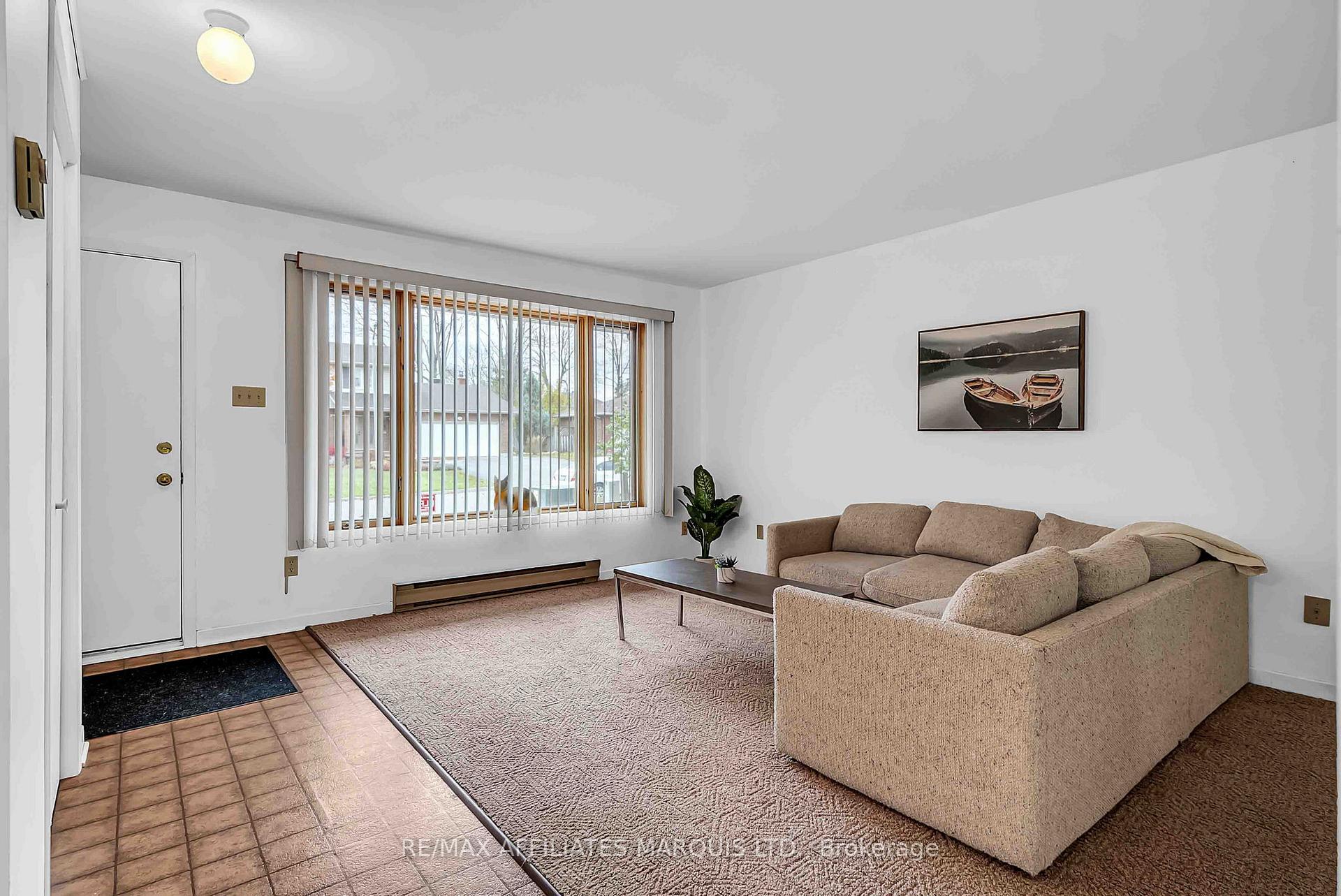 Photo 6 of 812 Kenyon Crescent, Cornwall — HOMEH