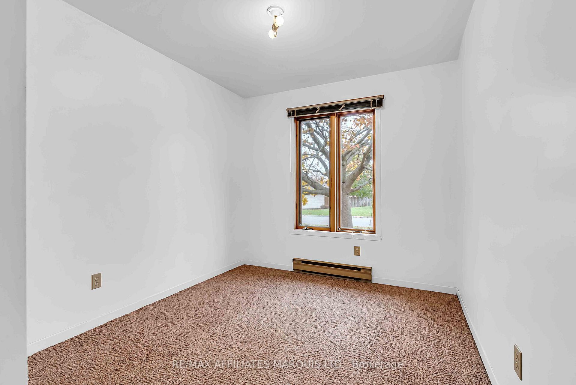 Photo 16 of 812 Kenyon Crescent, Cornwall — HOMEH