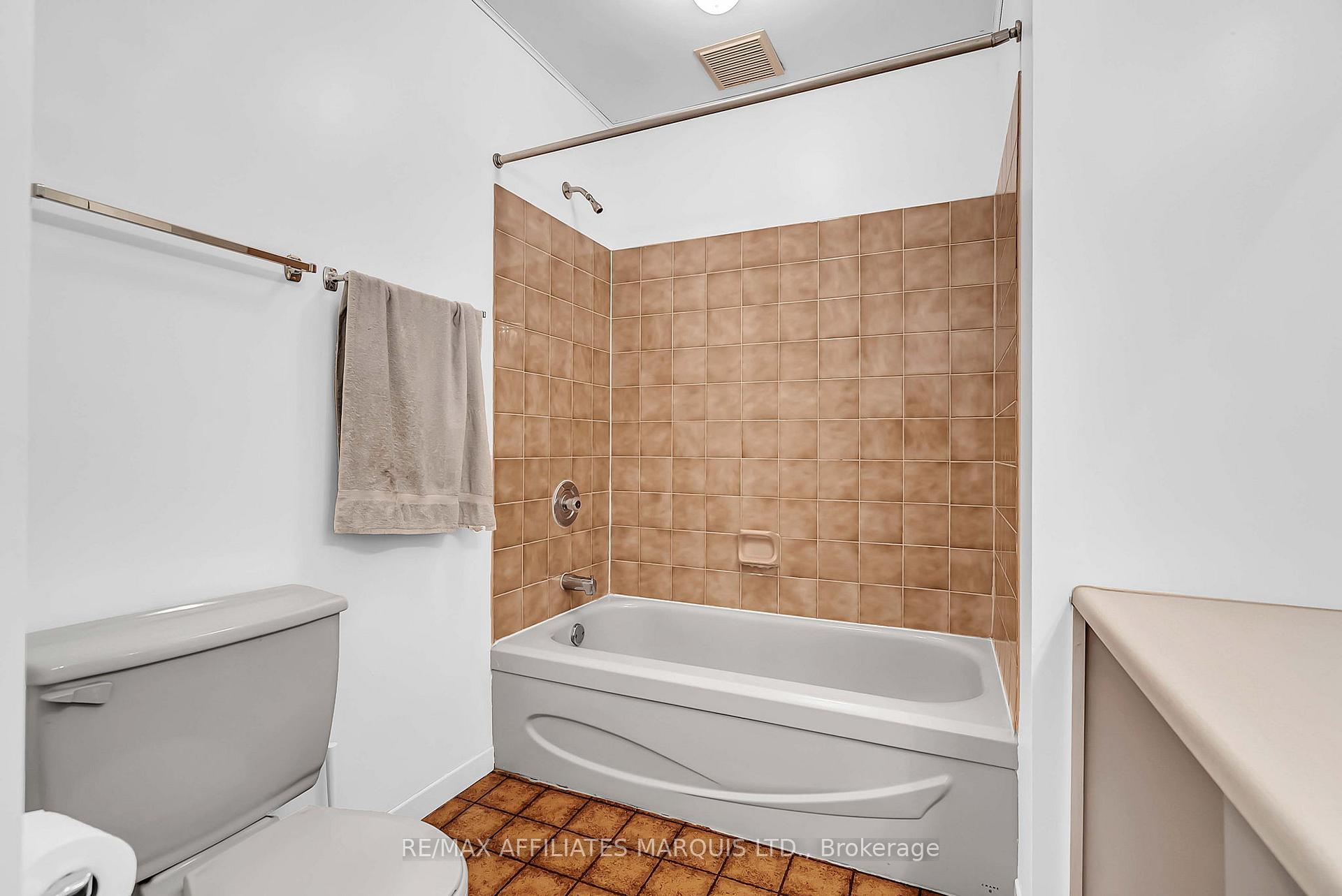 Photo 19 of 812 Kenyon Crescent, Cornwall — HOMEH