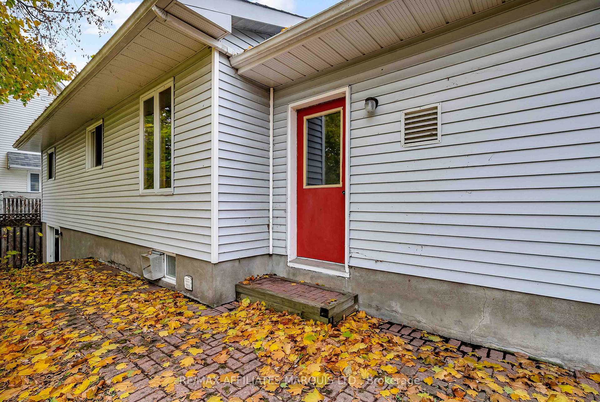 Photo 30 of 812 Kenyon Crescent, Cornwall — HOMEH