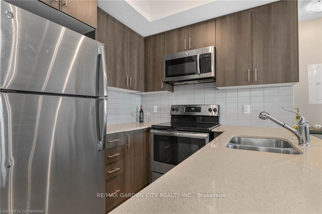 Photo 6 of Unit 408, 560 North Service Road, Grimsby, Grimsby Beach — HOMEH