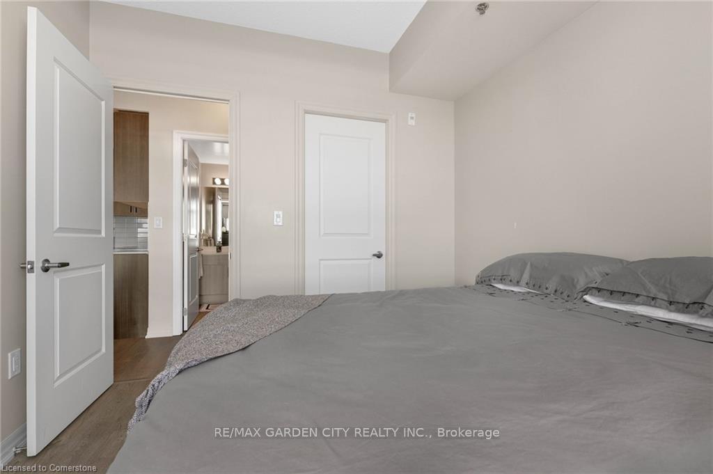 Photo 13 of Unit 408, 560 North Service Road, Grimsby, Grimsby Beach — HOMEH