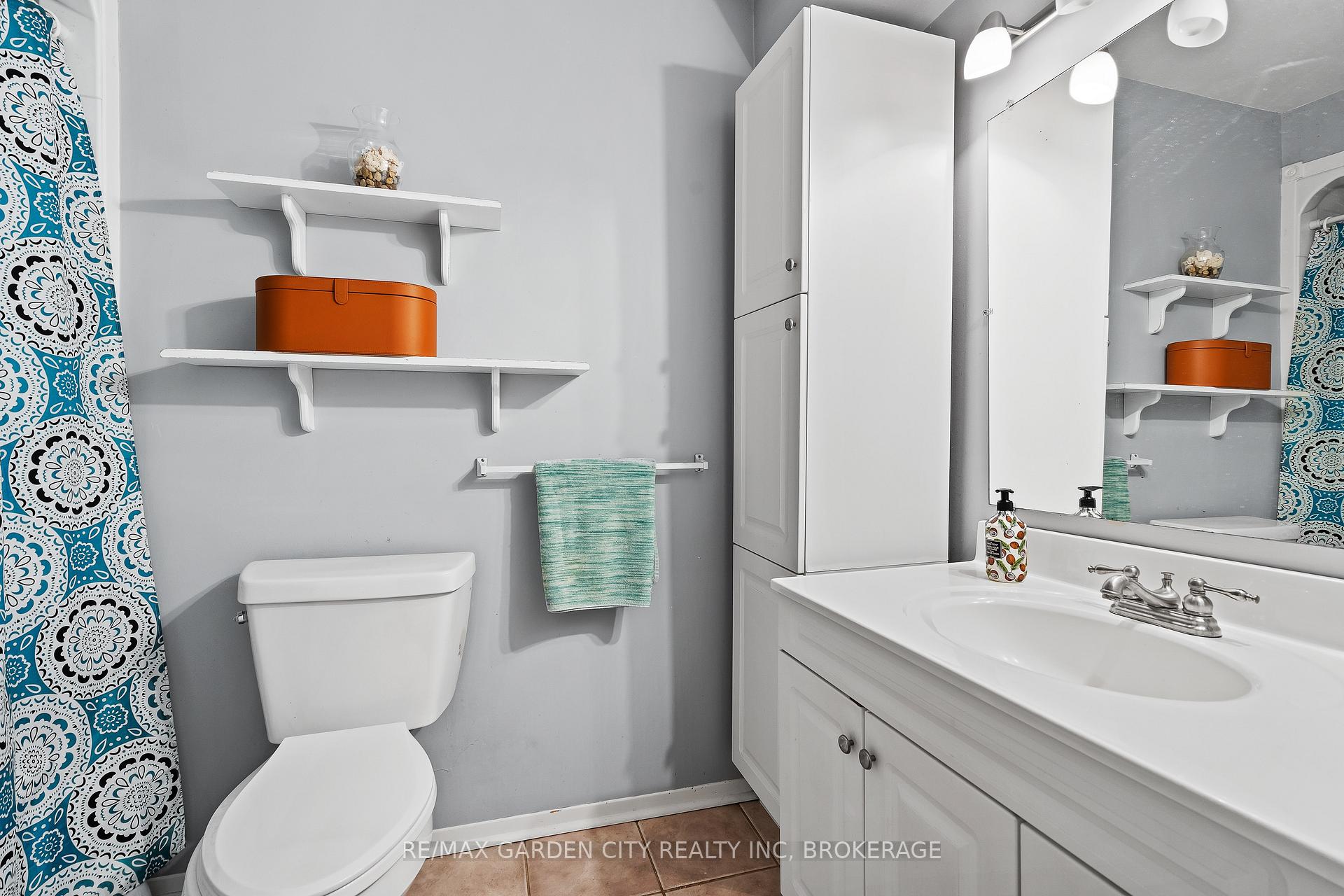 Photo 12 of 51 Autumn Place, St. Catharines, Secord Woods — HOMEH