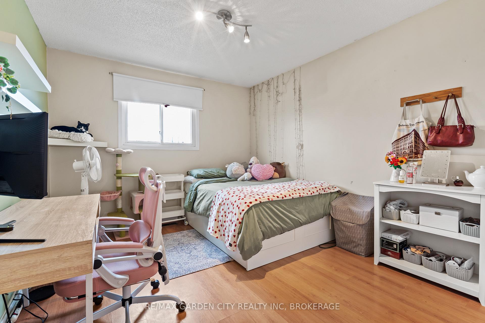 Photo 14 of 51 Autumn Place, St. Catharines, Secord Woods — HOMEH