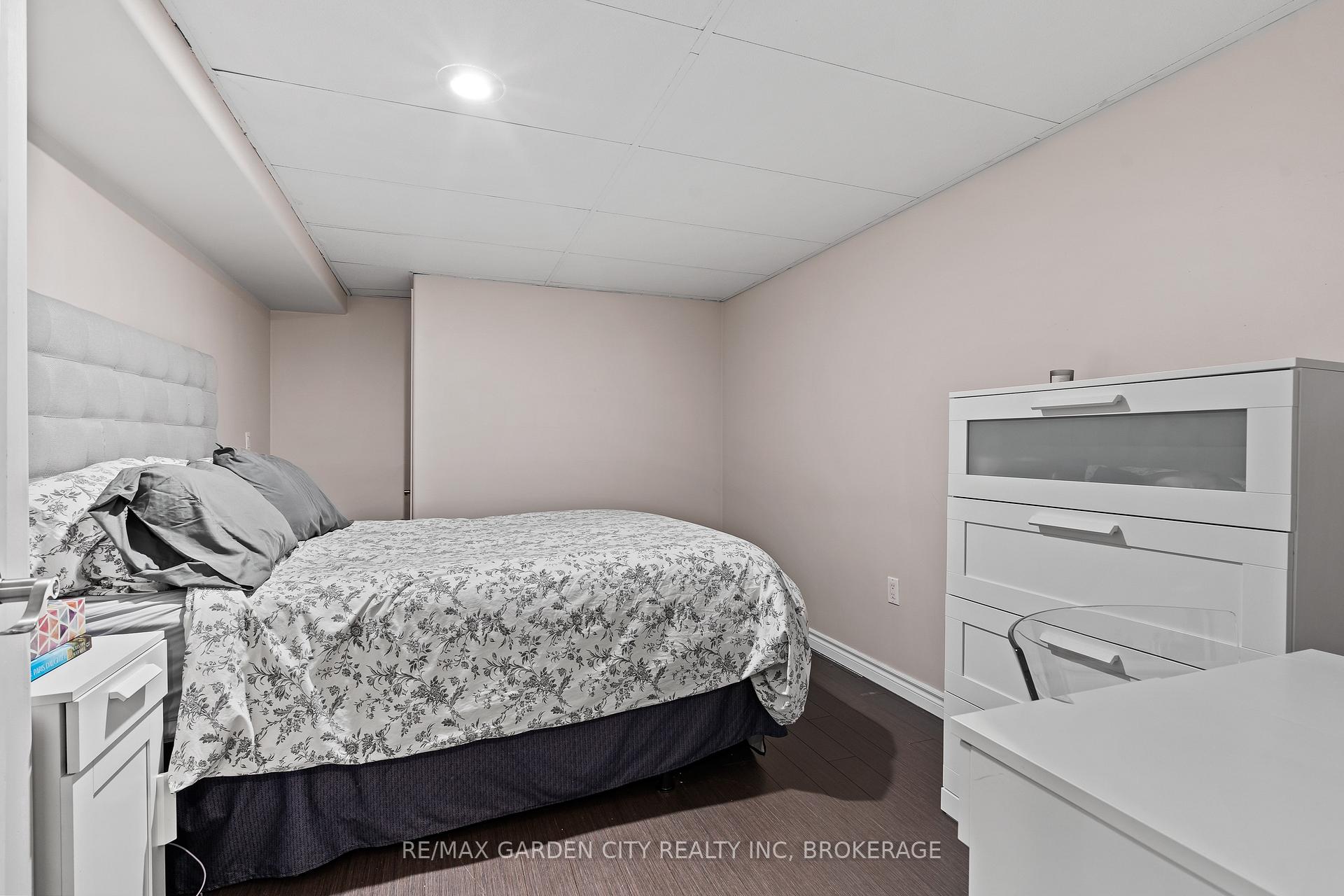 Photo 43 of 51 Autumn Place, St. Catharines, Secord Woods — HOMEH