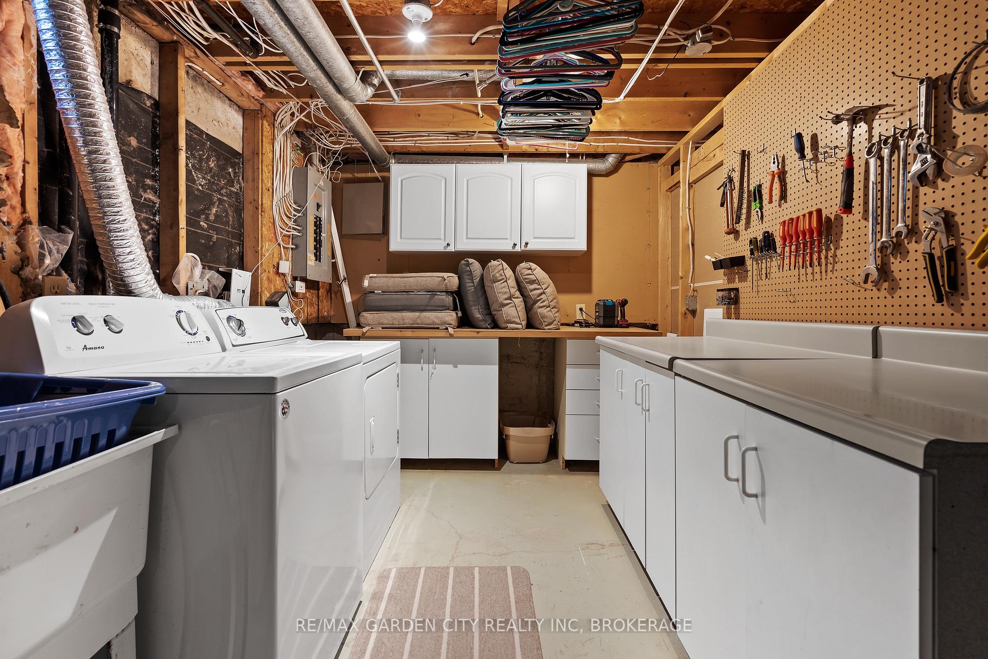 Photo 44 of 51 Autumn Place, St. Catharines, Secord Woods — HOMEH