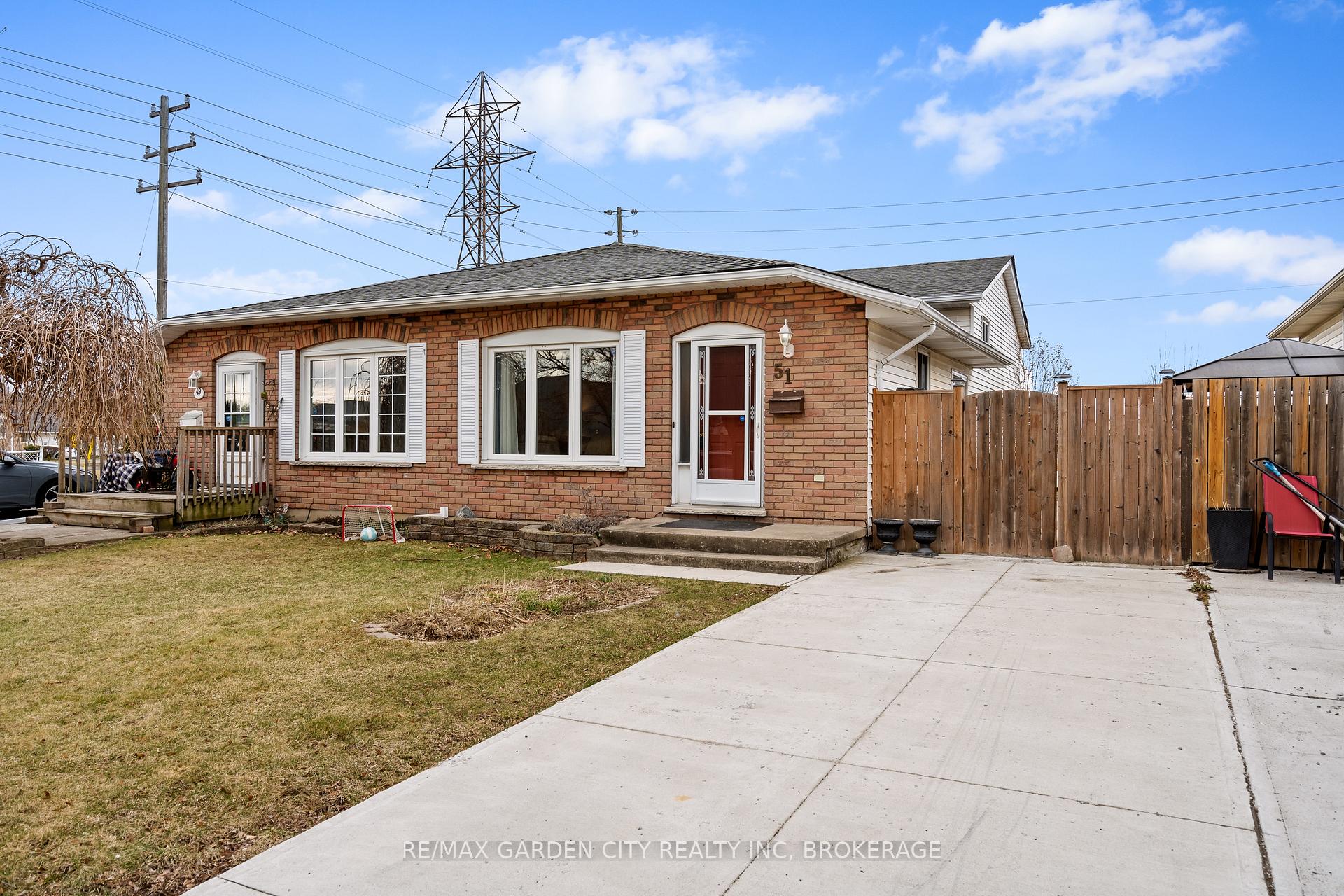 Photo 22 of 51 Autumn Place, St. Catharines, Secord Woods — HOMEH